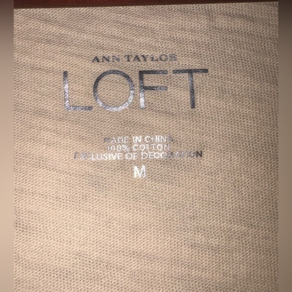 LOFT butter yellow v-neck top size M - Picture 3 of 5